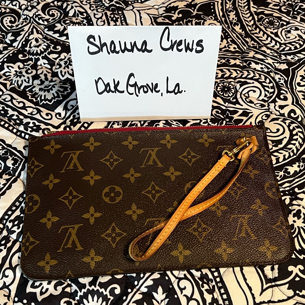 SOLD 💓NEVERFULL MONOGRAM POCHETTE PIVOINE💞